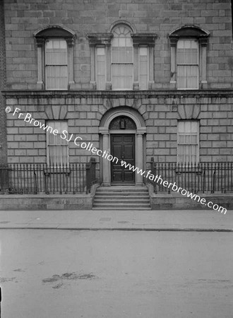 N.U.I. CLUB EXTERIOR OF 85 ST STEPHEN'S GREEN